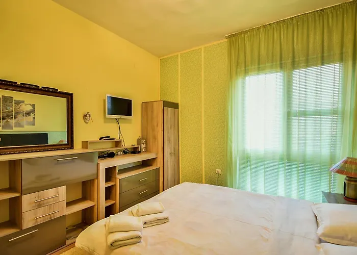 Cozy Flat For 3 On A Budget Апартамент *