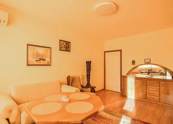 Cozy Flat For 3 On A Budget Апартамент Варна