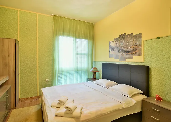 Cozy Flat For 3 On A Budget *